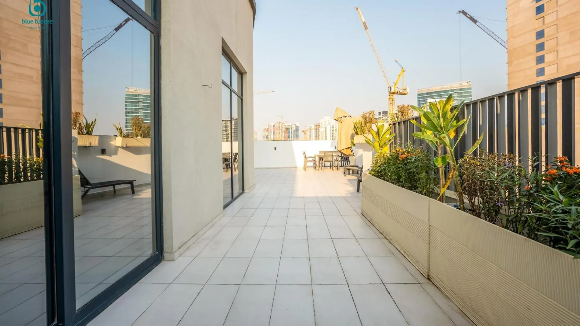 Blue Breeze - Elegant 1Br With Private Jacuzzi & Terrace In Jvc Apartment Dubai