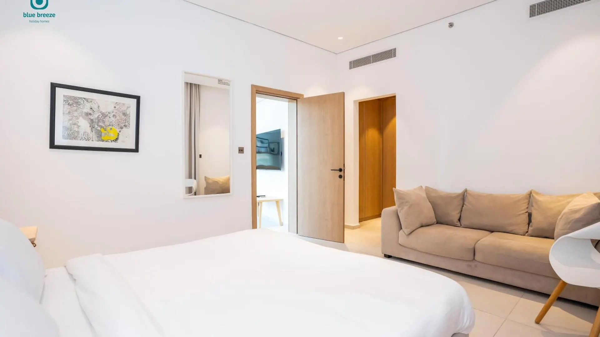 Blue Breeze - Elegant 1Br With Private Jacuzzi & Terrace In Jvc Apartment Dubai