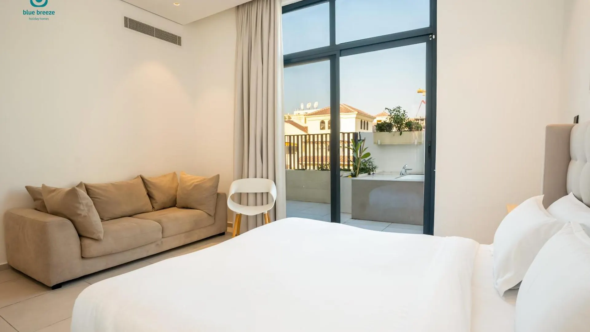 Blue Breeze - Elegant 1Br With Private Jacuzzi & Terrace In Jvc Apartment Dubai