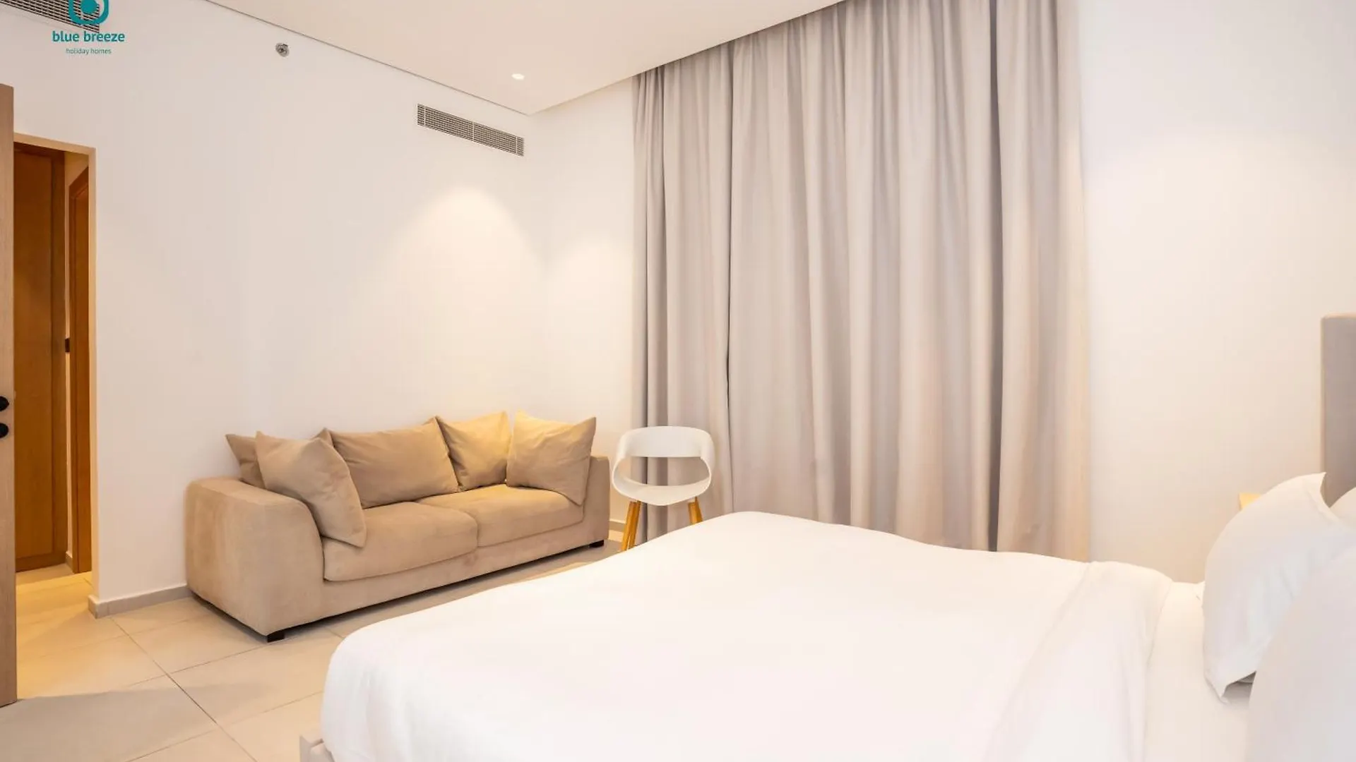 Blue Breeze - Elegant 1Br With Private Jacuzzi & Terrace In Jvc Apartment Dubai