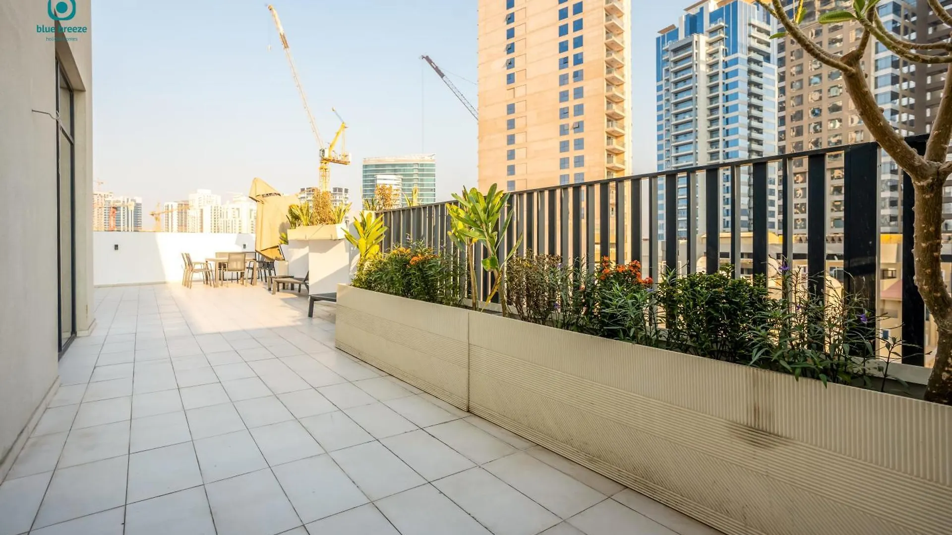 Blue Breeze - Elegant 1Br With Private Jacuzzi & Terrace In Jvc Apartment Dubai