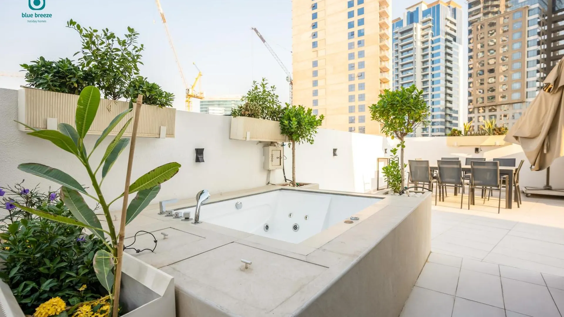 Blue Breeze - Elegant 1Br With Private Jacuzzi & Terrace In Jvc Apartment Dubai