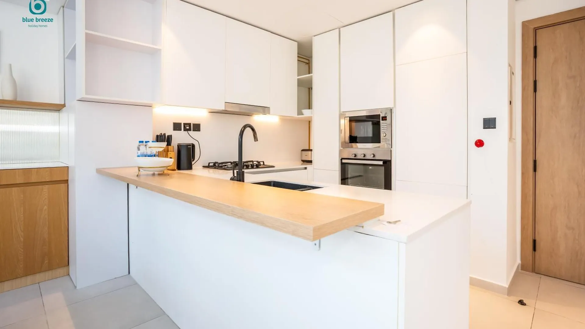 Blue Breeze - Elegant 1Br With Private Jacuzzi & Terrace In Jvc Apartment Dubai 0*,