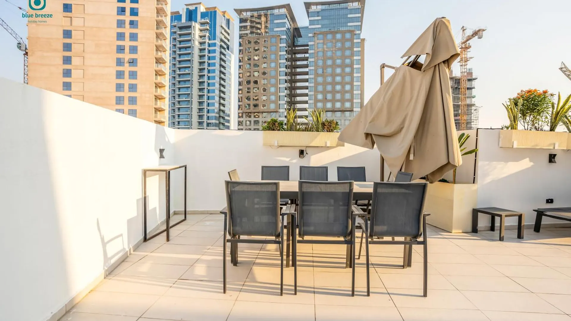 Blue Breeze - Elegant 1Br With Private Jacuzzi & Terrace In Jvc Apartment Dubai 0*,  United Arab Emirates