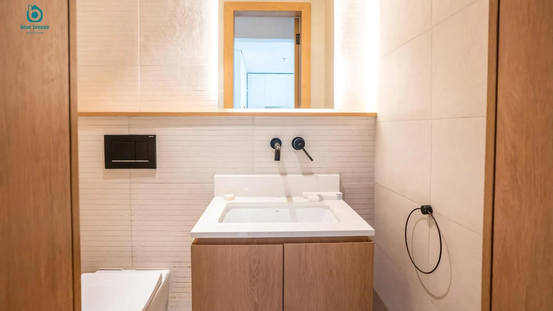Blue Breeze - Elegant 1Br With Private Jacuzzi & Terrace In Jvc Apartment Dubai United Arab Emirates